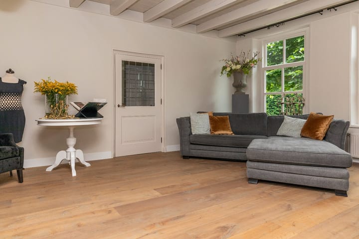 Foto 11 van Dorpsplein 4