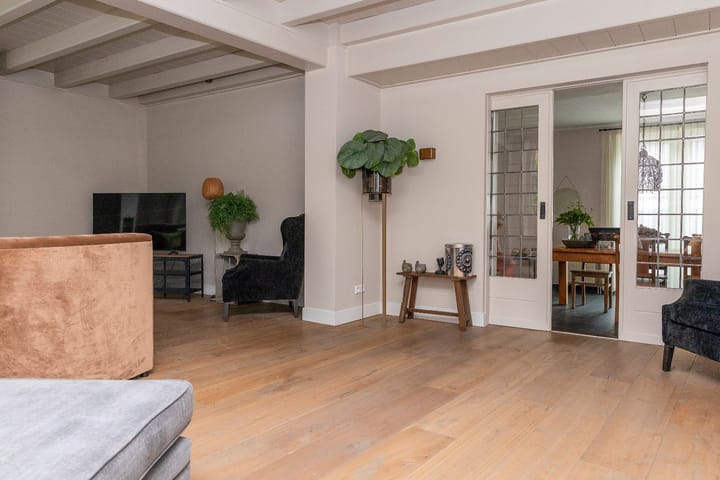 Foto 12 van Dorpsplein 4