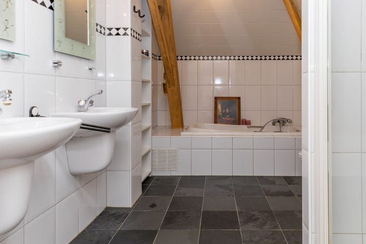 Foto 32 van Dorpsplein 4