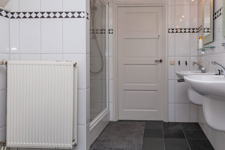 Foto 33 van Dorpsplein 4