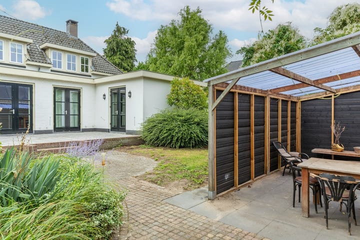 Foto 45 van Dorpsplein 4