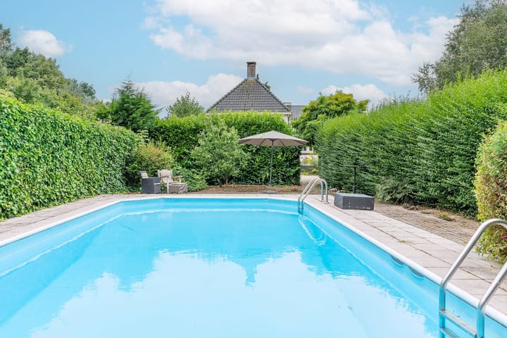 Foto 49 van Dorpsplein 4