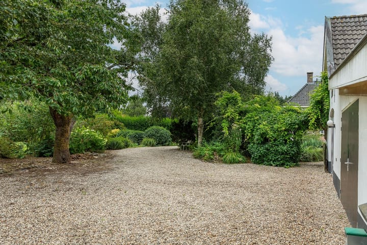 Foto 50 van Dorpsplein 4