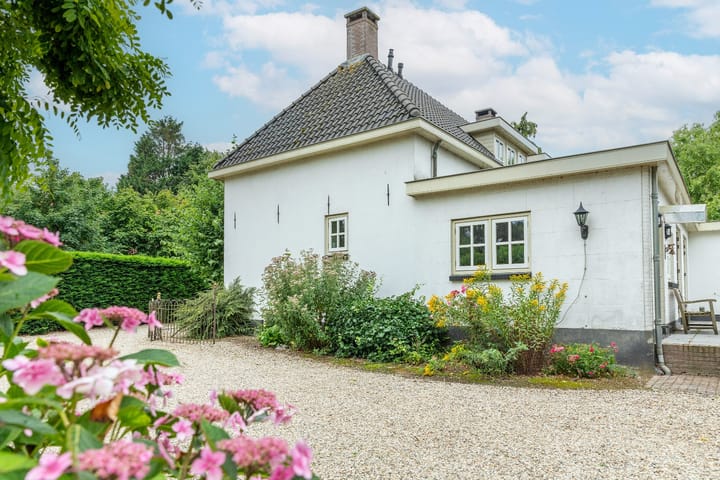 Foto 58 van Dorpsplein 4