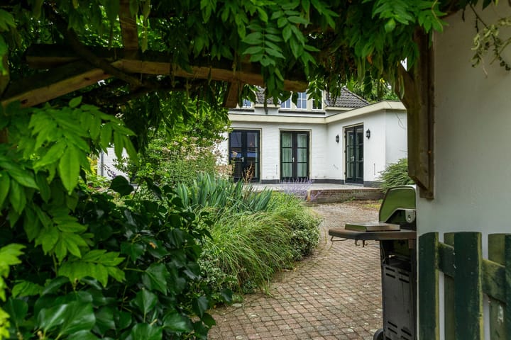 Foto 90 van Dorpsplein 4