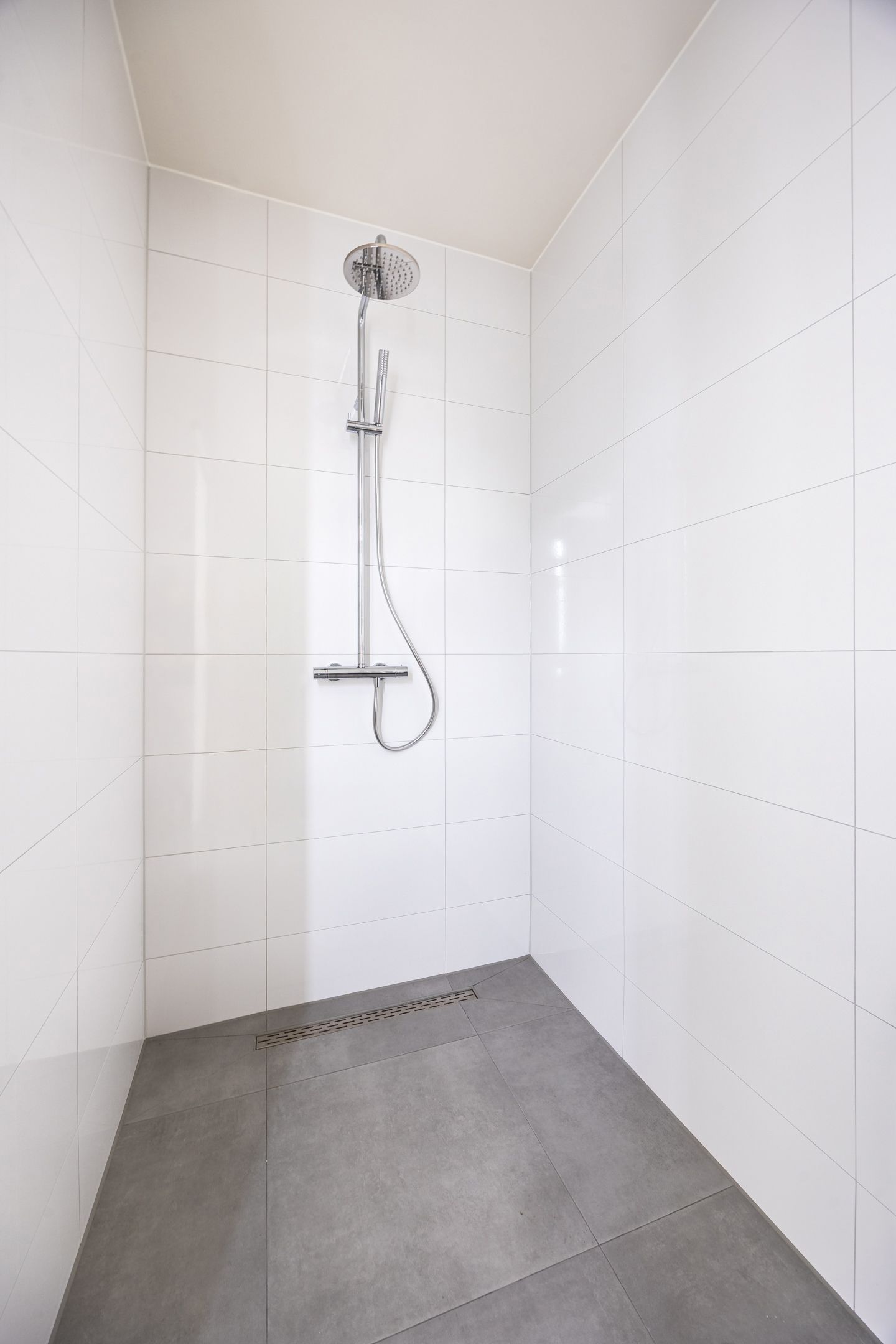 Foto 21 van Roosendaalsestraat 18-F