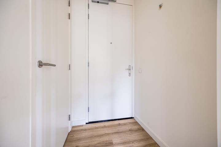 Foto 26 van Roosendaalsestraat 18-F