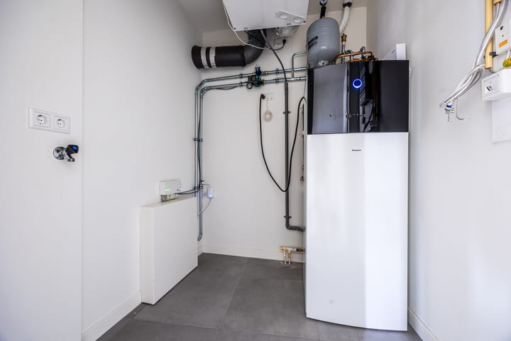 Foto 27 van Roosendaalsestraat 18-F