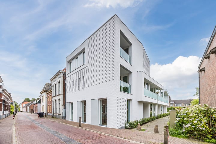 Foto 38 van Roosendaalsestraat 18-F