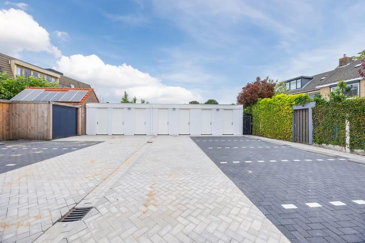 Foto 42 van Roosendaalsestraat 18-F