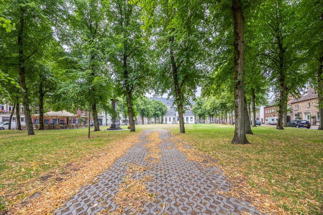 Foto 43 van Roosendaalsestraat 18-F