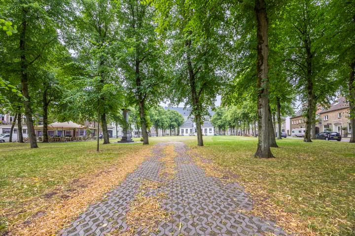 Foto 43 van Roosendaalsestraat 18-F