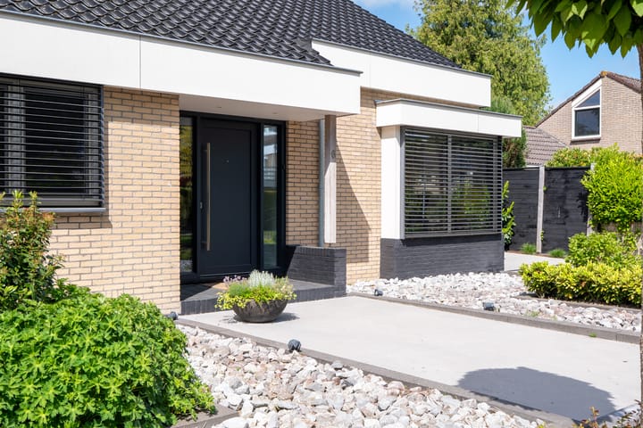 Photo 11 of Goudsbloemweg 6