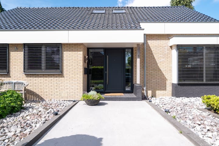 Photo 12 of Goudsbloemweg 6