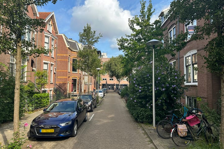 Photo 5 of Justus van Effenstraat 23-BS