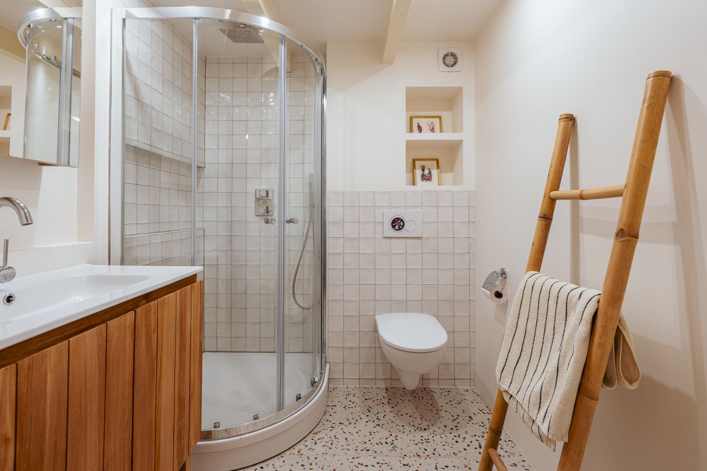 Photo 4 of Da Costastraat 104-H