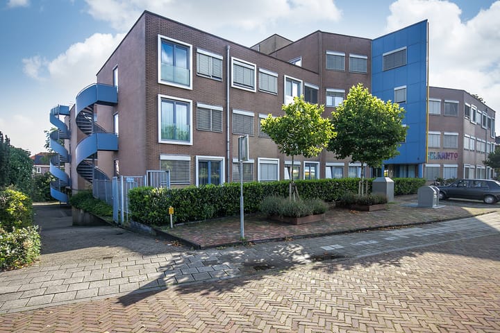 Foto 2 van Stationsplein 4-24