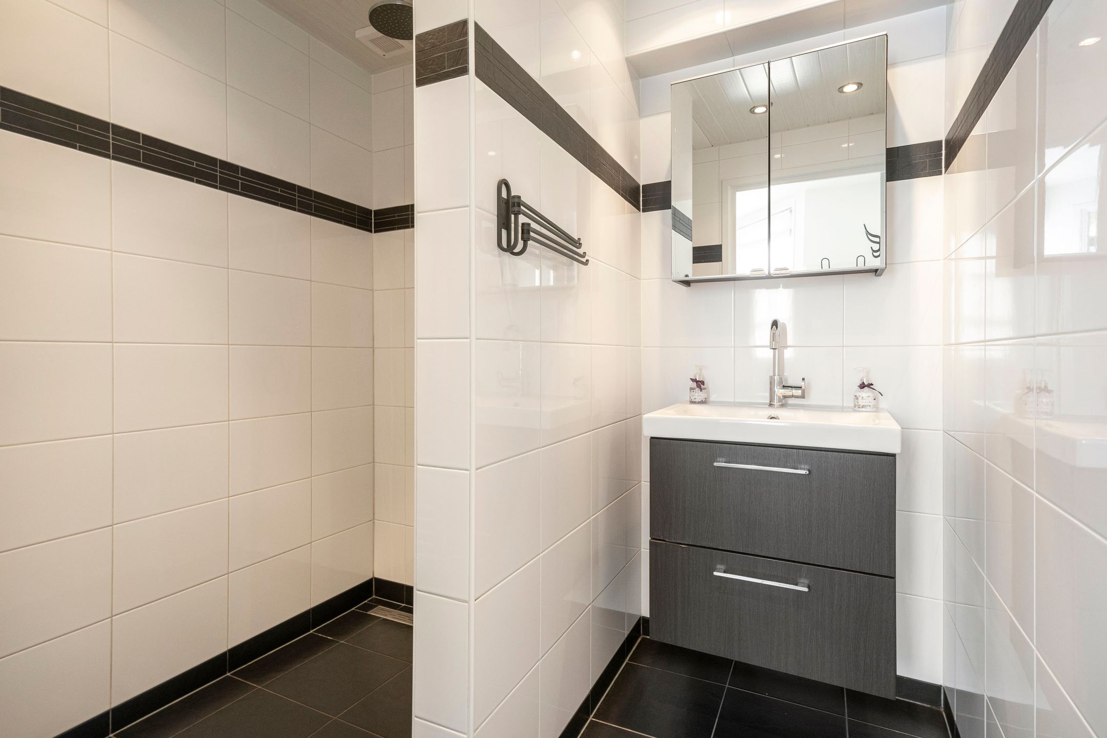 Foto 9 van Parallelweg 74