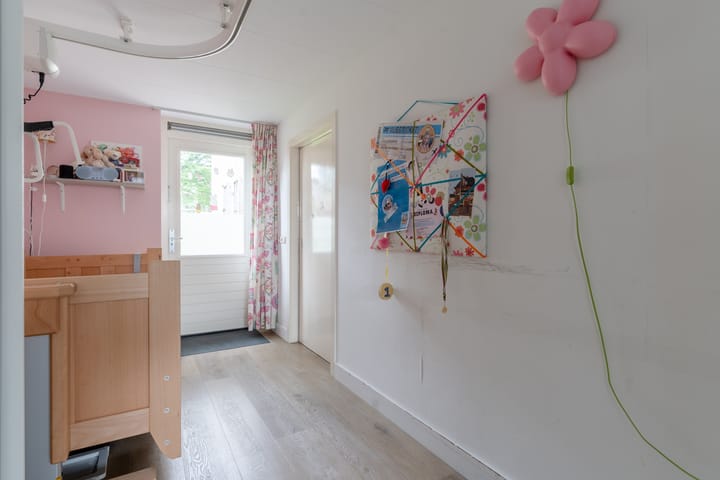 Foto 15 van Meerkoetstraat 56