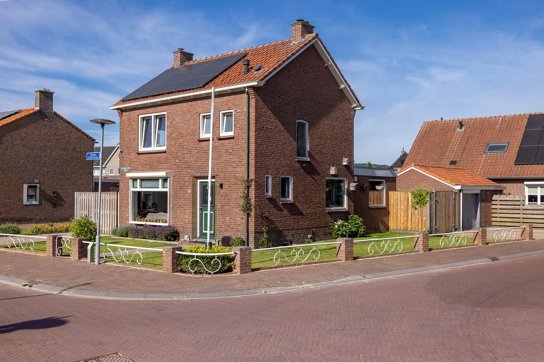 Foto 1 van Pastoor te Rielestraat 2