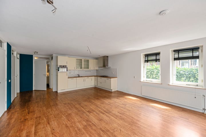 Photo 9 of Wilhelminastraat 60