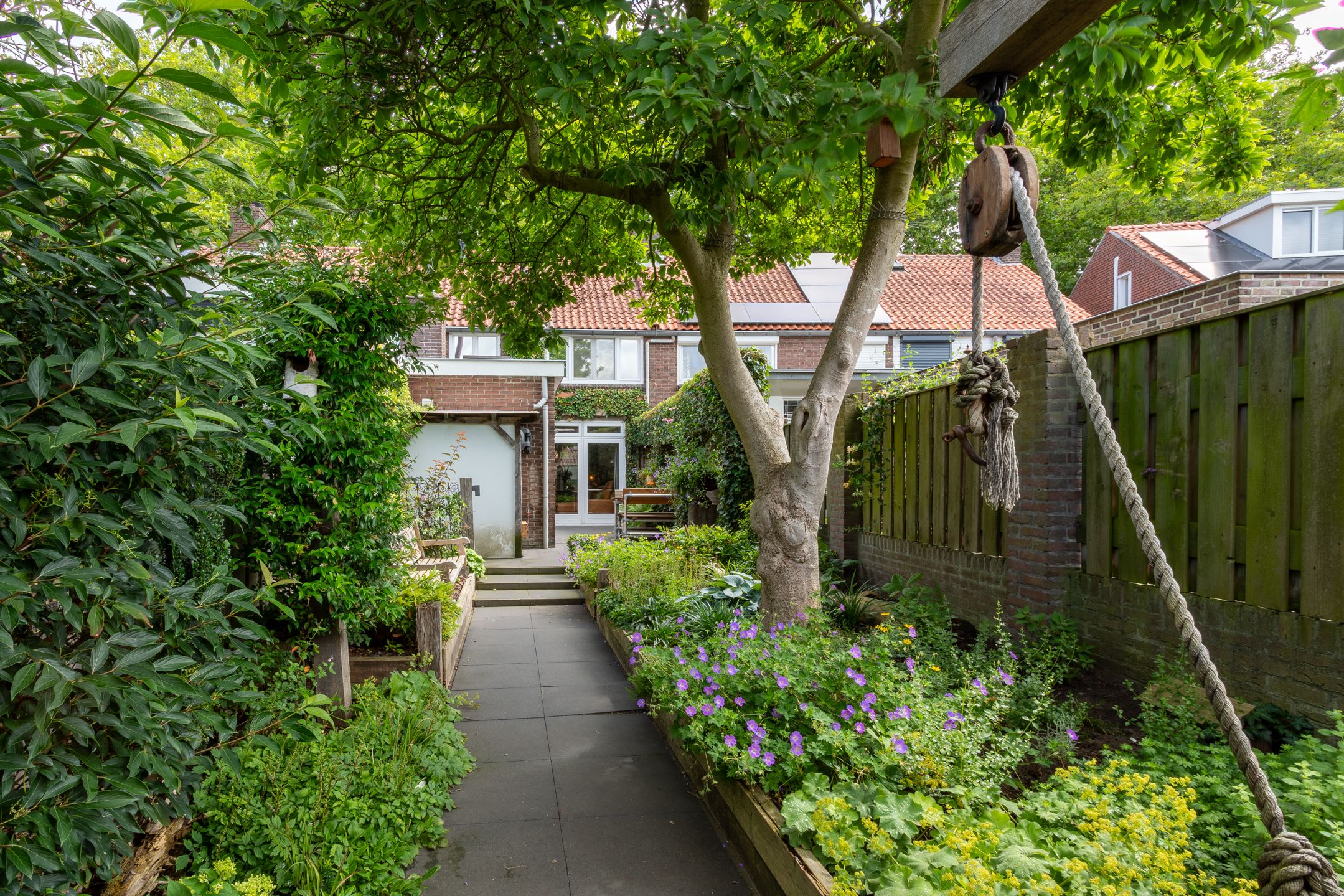 Foto 18 van Helmondselaan 21