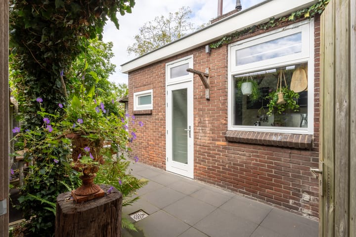 Foto 25 van Helmondselaan 21