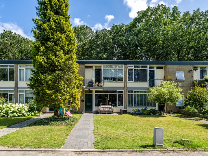 Foto 2 van Carel Beukerhof 34