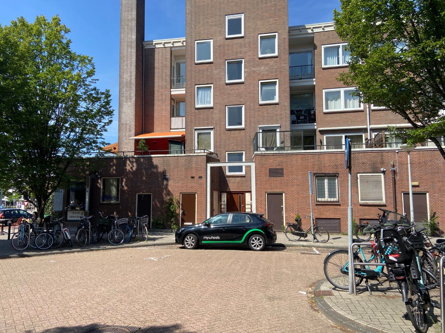 View photo 4 of Johan Huizingalaan 193-195