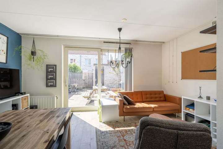 Foto 9 van van Gochstraat 10