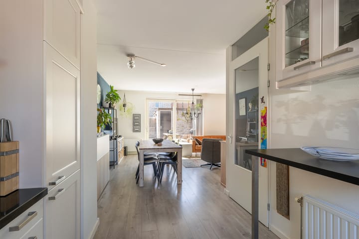 Foto 12 van van Gochstraat 10