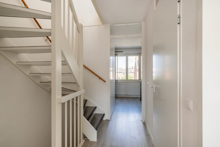 Foto 16 van van Gochstraat 10