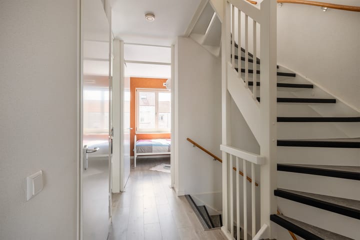 Foto 26 van van Gochstraat 10