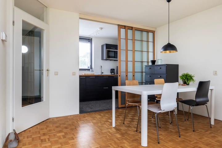 Foto 11 van Aartsbisschop Romerostraat 539