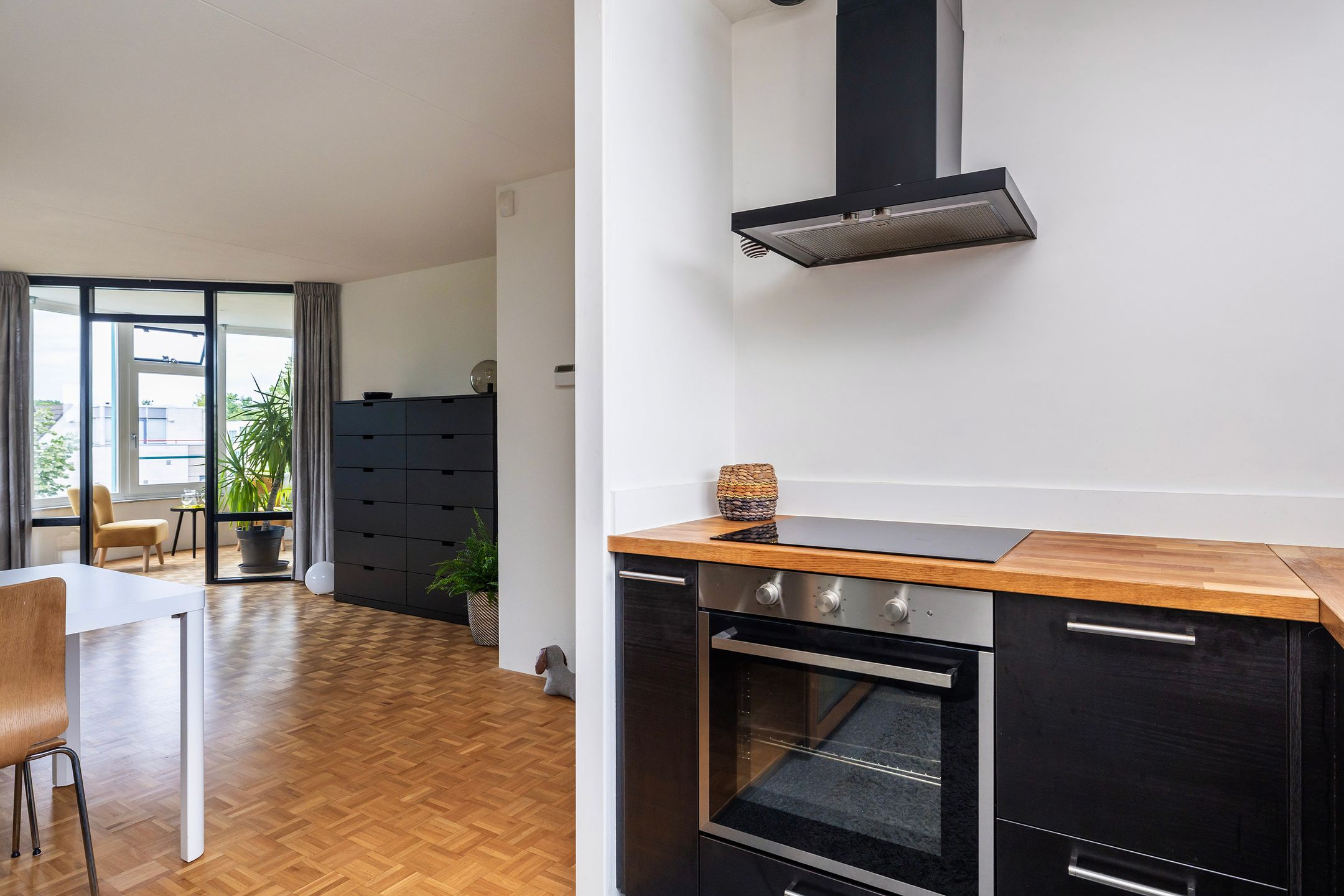 Foto 12 van Aartsbisschop Romerostraat 539