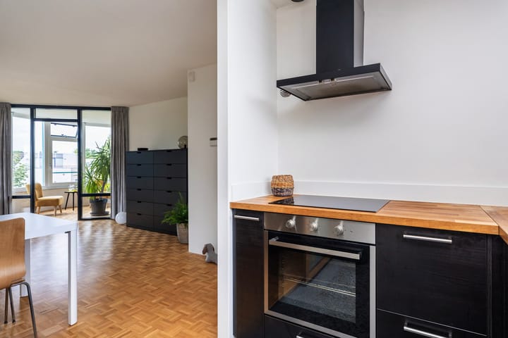 Foto 12 van Aartsbisschop Romerostraat 539