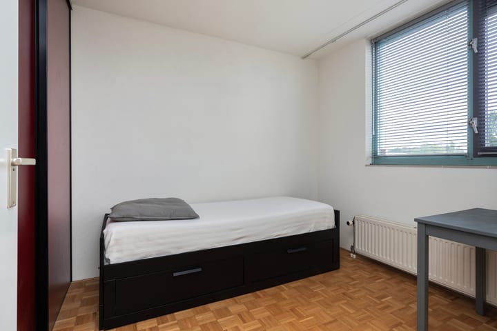 Foto 21 van Aartsbisschop Romerostraat 539