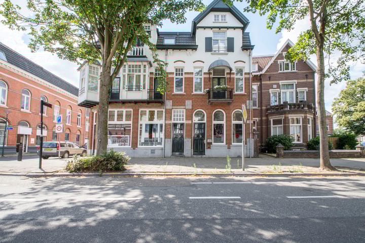 Minderbroederssingel 32, Roermond