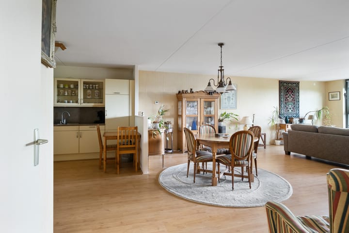 Foto 13 van Meerwedesingel 127