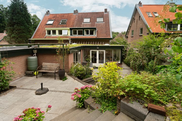 Photo 2 of Middenlaan 48