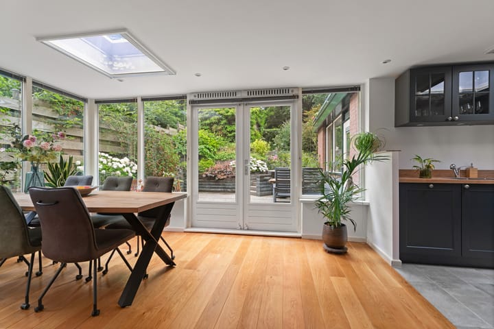 Photo 3 of Middenlaan 48