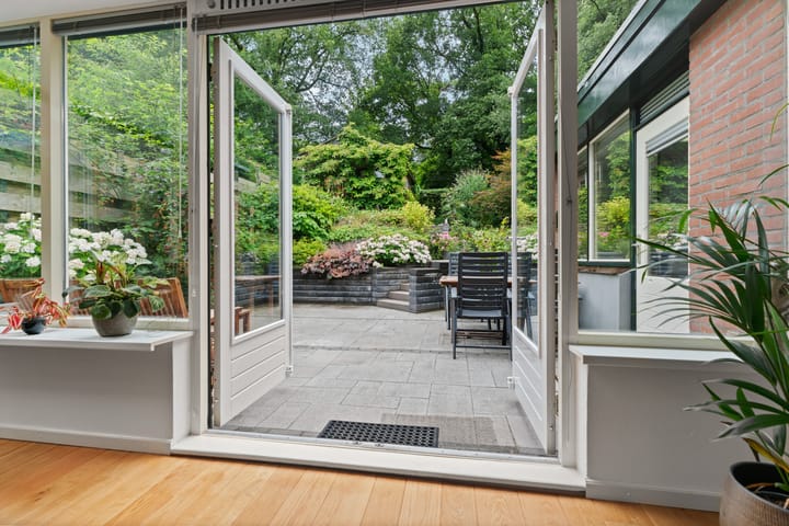 Photo 5 of Middenlaan 48