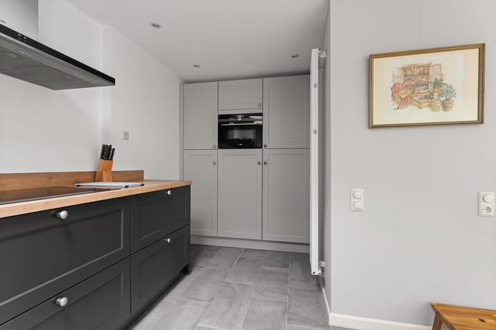 Photo 8 of Middenlaan 48