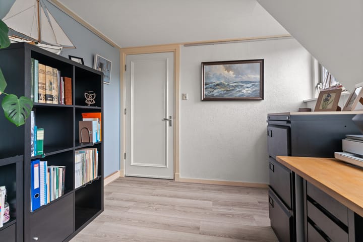 Photo 25 of Middenlaan 48