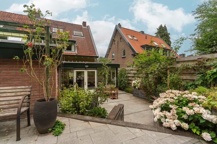 Photo 39 of Middenlaan 48