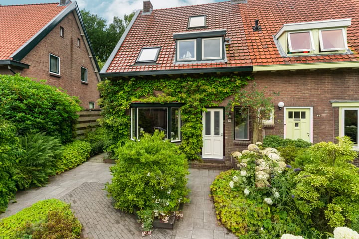 Photo 51 of Middenlaan 48