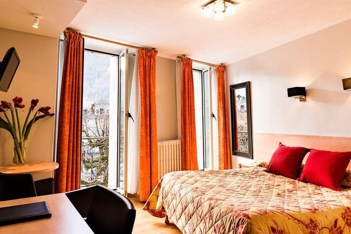 Foto 2 van Pyreneeën