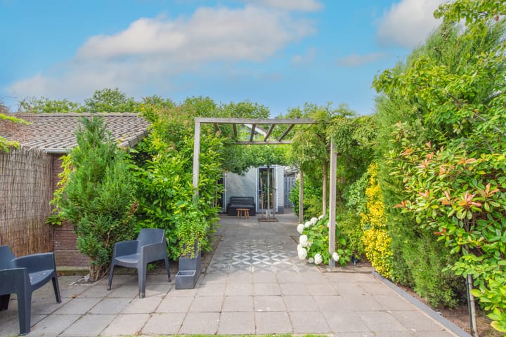 Foto 36 van Spoorstraat 98