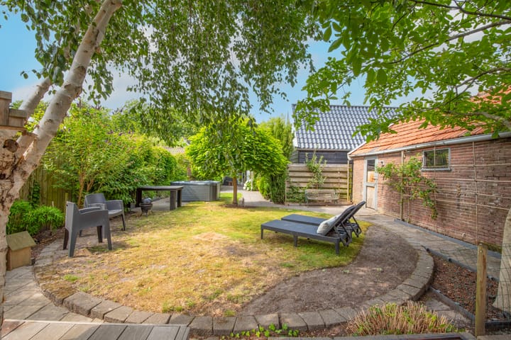 Foto 38 van Spoorstraat 98