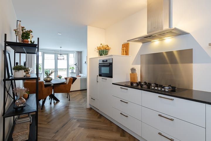 Photo 3 of Burgemeester Boudet van Damstraat 14